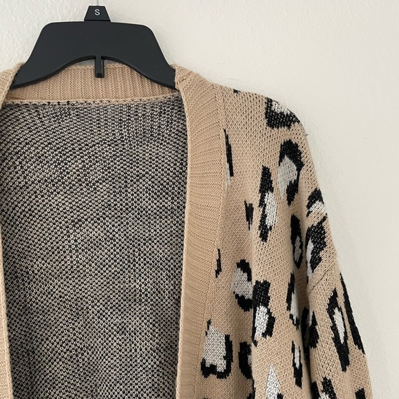 Leopard Print Cardigan with Pockets - Picture 3 of 6